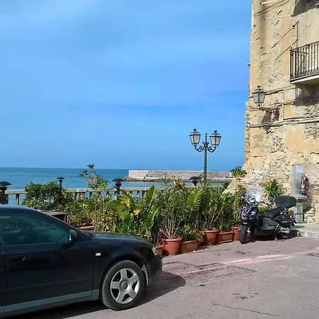 Lejlighed Casa Vacanza Via Spinuzza Cefalù
